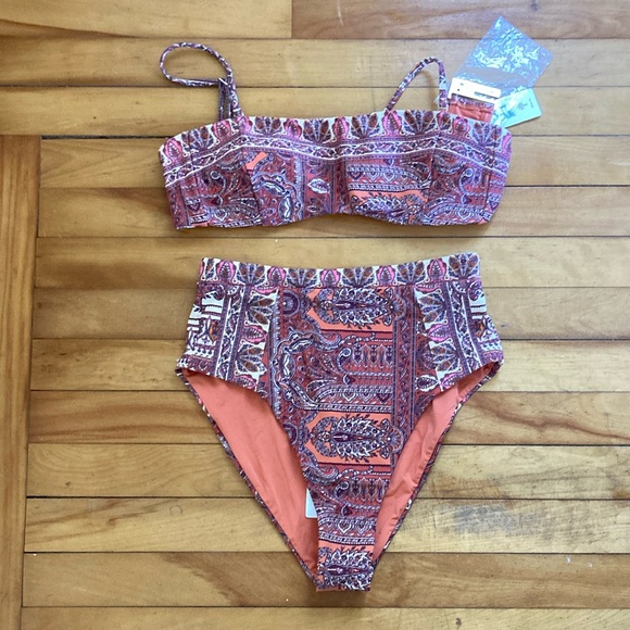 Tigerlily Pashmina Bikini - Picture 2 of 9